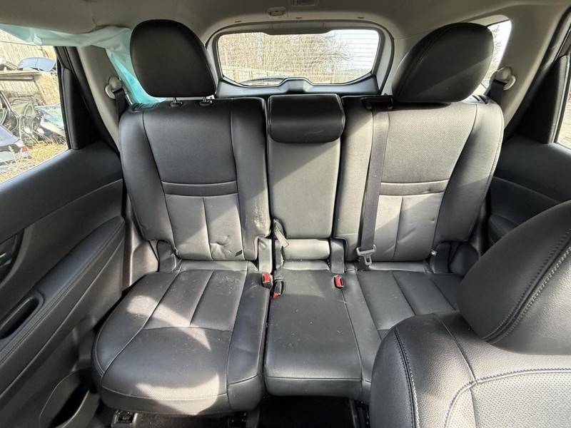 2018 Nissan Rogue Rear 2ND Raw Seat Leather Black