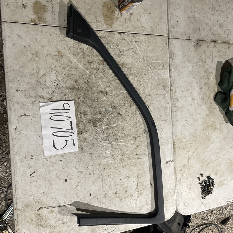 95-00 LexusLS400 Front Right Side Door Window Inner Frame Molding OEM