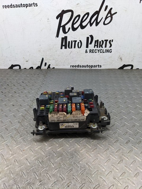 Fuse Box Engine Fits 00-02 SIERRA 1500 PICKUP 1174379