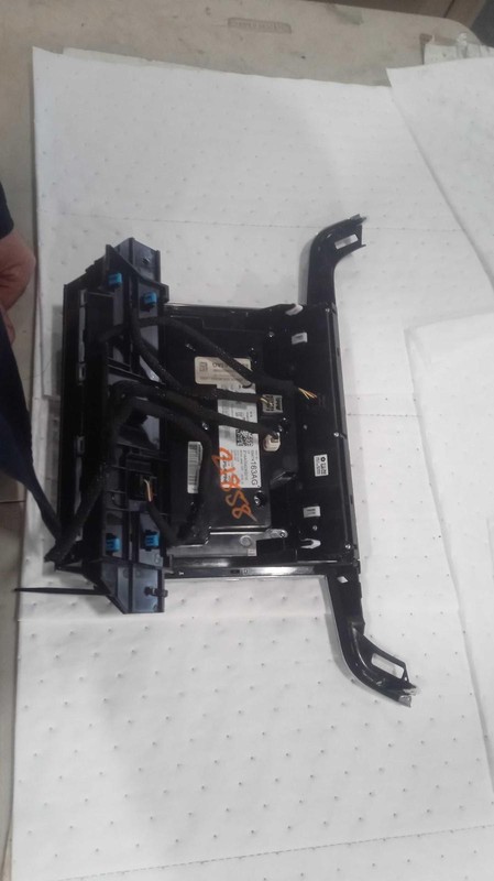 Used Infotainment Display fits: 2022 Jeep Grand cherokee WL body VIN J or K 6th
