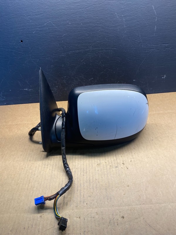 2003 - 2006 Chevrolet Silverado Suburban Left Turn Signal Door Mirror AC2817 DW