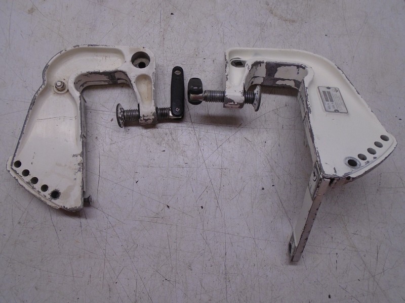 E2a OMC Johnson 9.9 HP Stern Transom Bracket 0388034 0388035