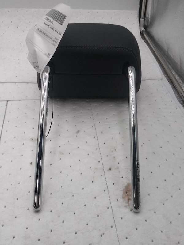 Used Headrest fits: 2017 Mercedes-benz Mercedes gla-classGrade A