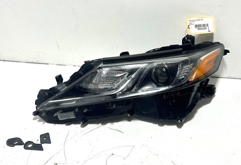 2018 TOYOTA CAMRY LE HEADLIGHT LEFT DRIVER SIDE LED OEM DEFECT!
