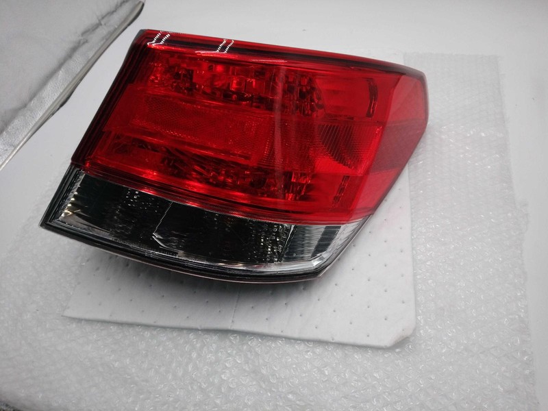 2010 Subaru Legacy Right Tail Light Assembly Grey 346984 - Scratched Lens
