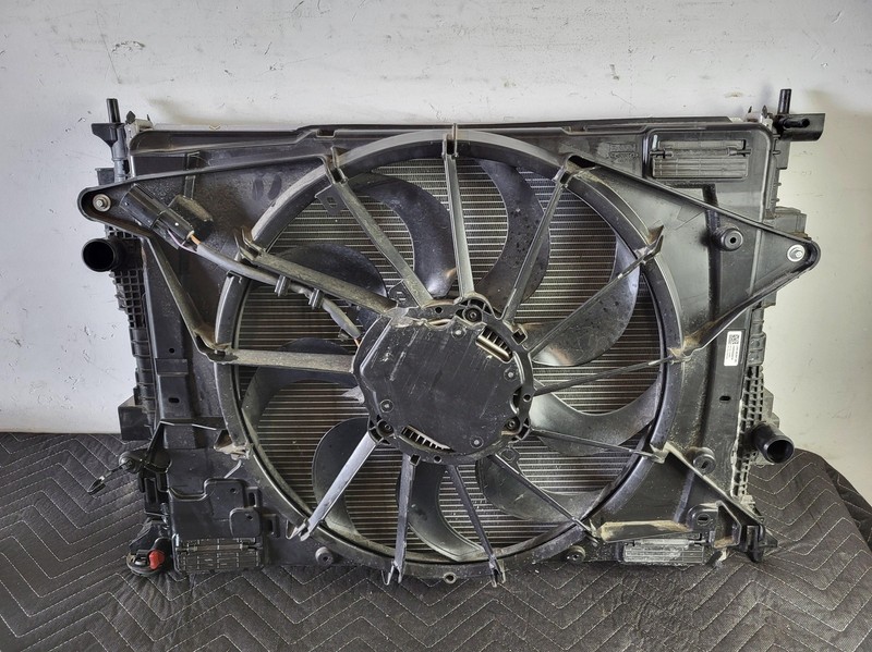 2022-2024 Ford Maverick Engine Radiator Cooling Fan Pack 2.0L AWD 27k Miles OEM