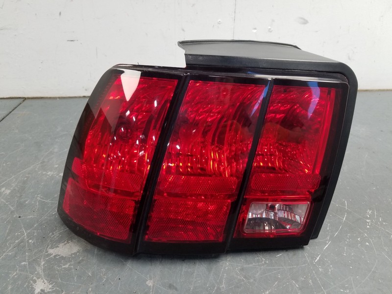 2003 03 04 Ford Mustang Cobra SVT Left Driver Tail Light #0538 V10