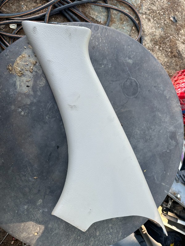 16-21 NISSAN TITAN & XD OEM RH BEIGE INTERIOR PILLAR PANEL - PASSENGER SIDE
