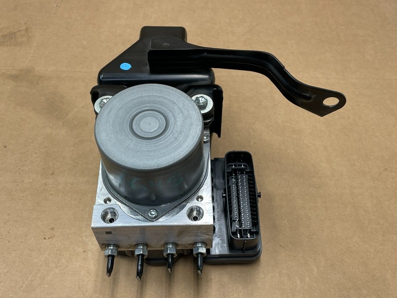 2021-2025 Lexus IS300 ABS Anti Lock Brake Pump Module Unit W/Bracket 1645 OEM