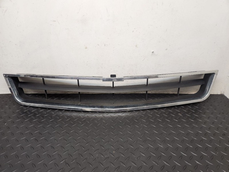 08-13 Chevrolet Tahoe Hybrid Lower Grille OEM 15290978
