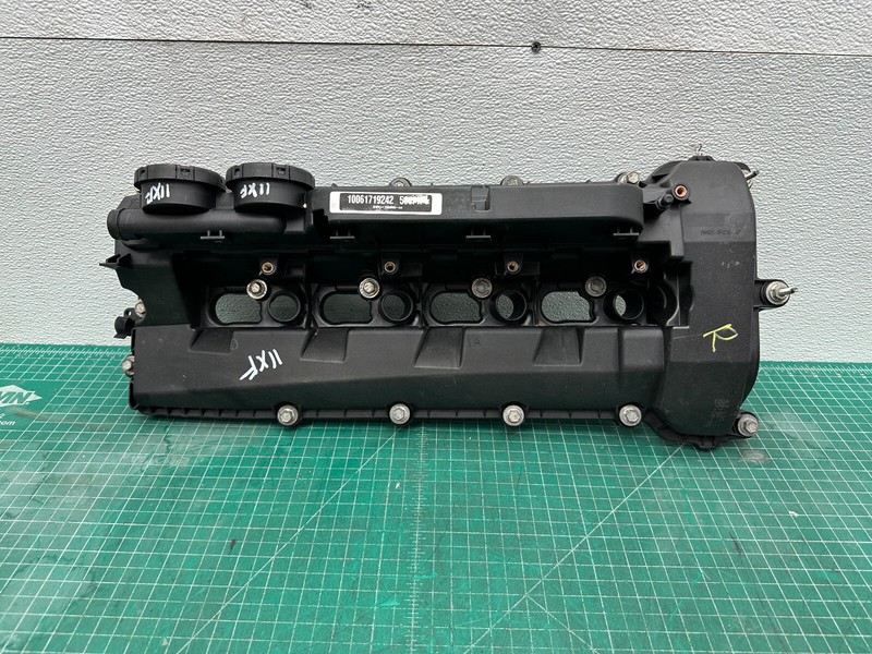 10-15 JAGUAR XF XK 5.0L engine RIGHT PASSENGER SIDE CYLINDER HEAD COVER OEM