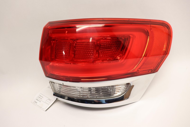 2014-2016 JEEP GRAND CHEROKEE RIGHT SIDE QUARTER PANEL TAIL LIGHT LAMP OEM