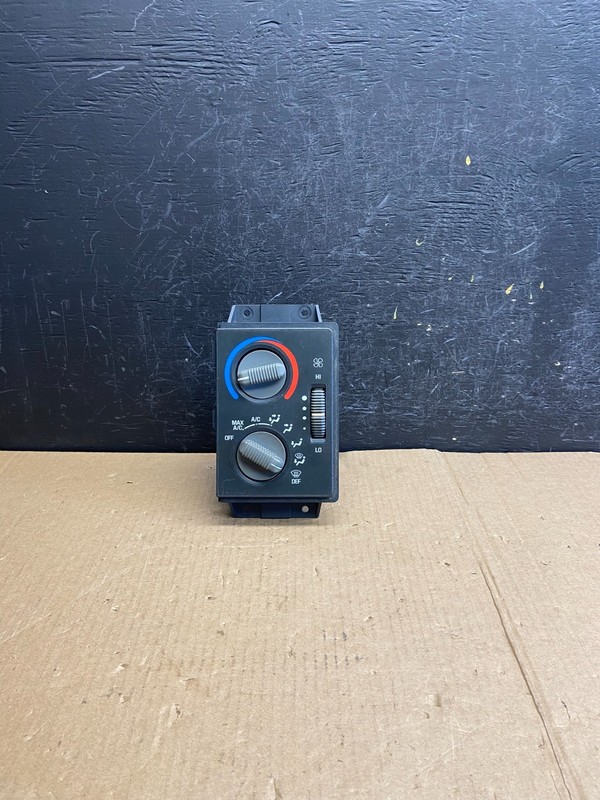 95-97 Chevrolet S10 BLAZER JIMMY AC Temperature Climate Control Switch AE4221 DG