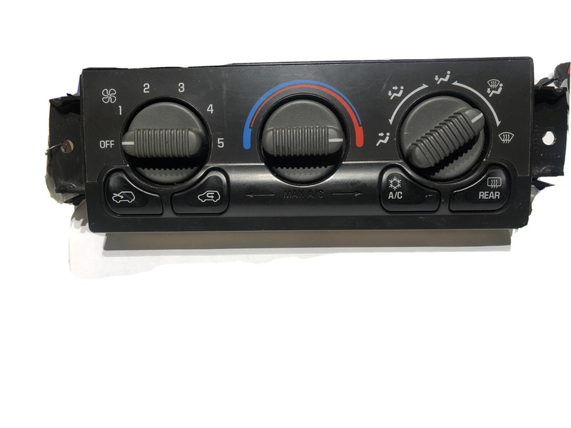 99-02 Chevy Silverado climate control w/ rear defrost Suburban Tahoe 15753263