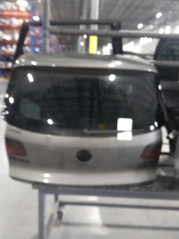 Used Deck Lid fits: 2011 Volkswagen Tiguan spoiler w/o camera Grade A