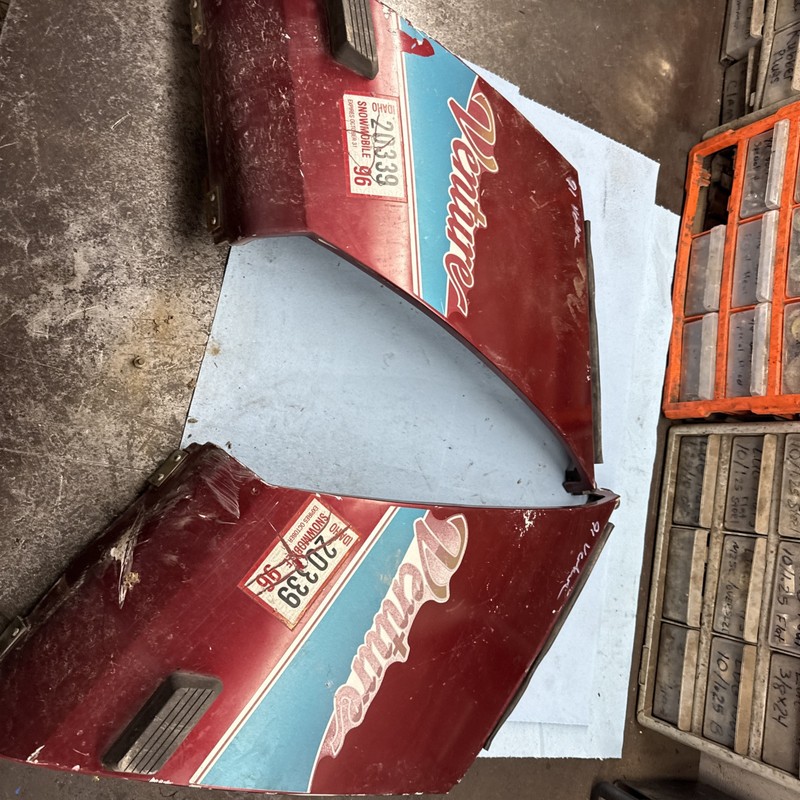 1991 YAMAHA VENTURE classic snowmobileside panels