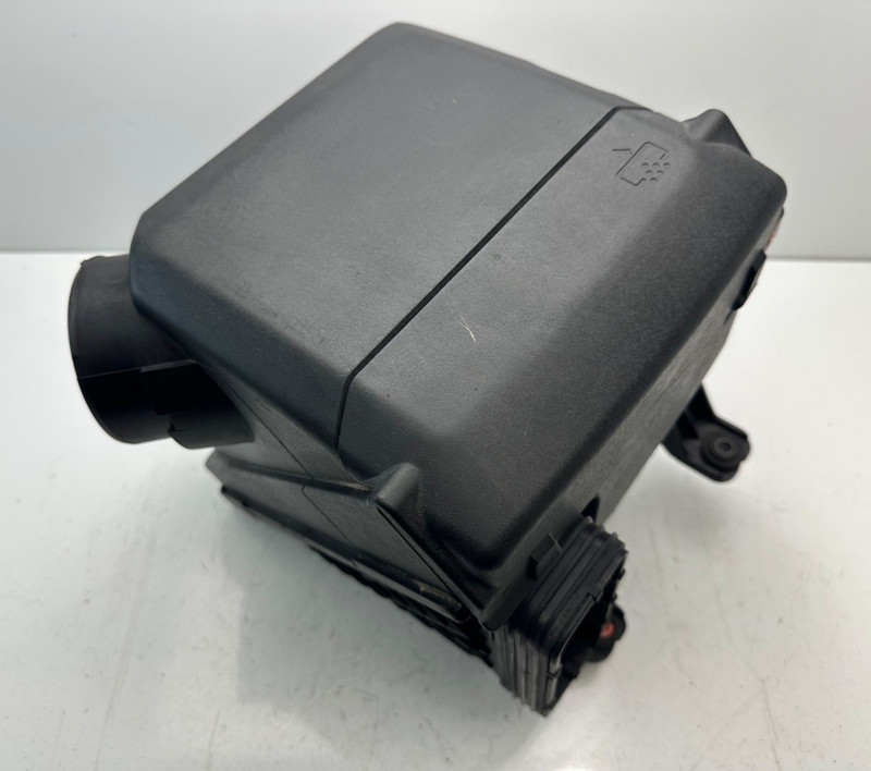2015-2017 Hyundai Sonata 2.0L Air Cleaner Intake Box OEM 28110-C2500