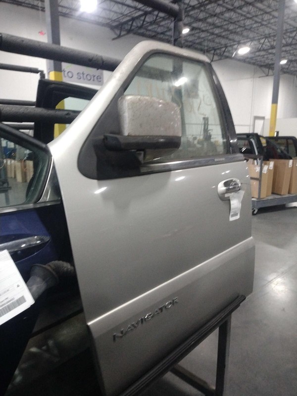 2006 Lincoln Navigator Left Front Door Silver OEM 4DR SUV 177K Miles