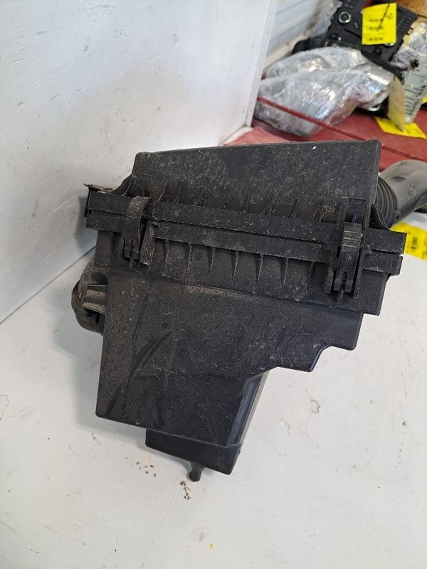 2014-2016 Ford Fusion Air Cleaner Intake Box Assembly 1.5L Standard Emissions