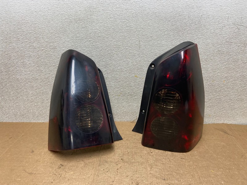 2005 2006 Mazda Tribute Left+Right Side Tail Lights AA3981 DW