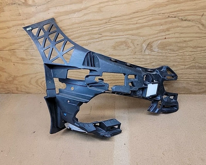 2014 2015 2016 MERCEDES W212 E-CLASSFront Bumper Bracket Right RH Side OEM*