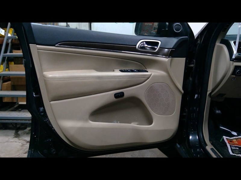 2015 GRAND CHEROKEE Driver Left Front Door Trim Panel 1547951