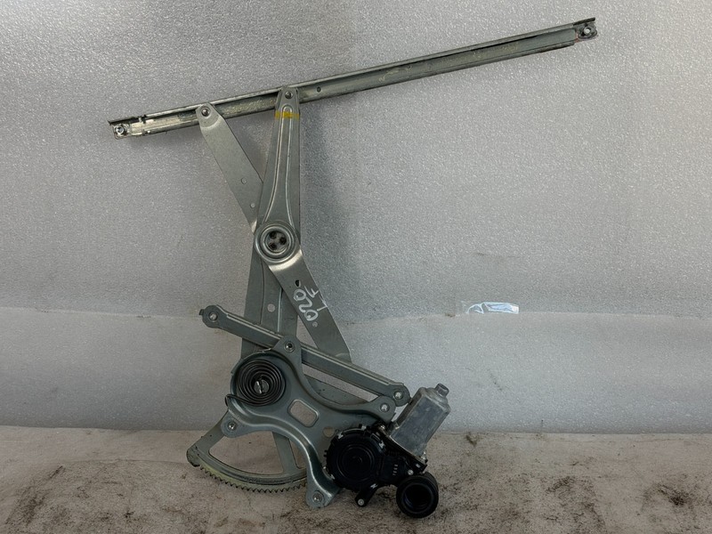 2004-2006 Lexus Es330 Driver Left Front Window Regulator BZWQC