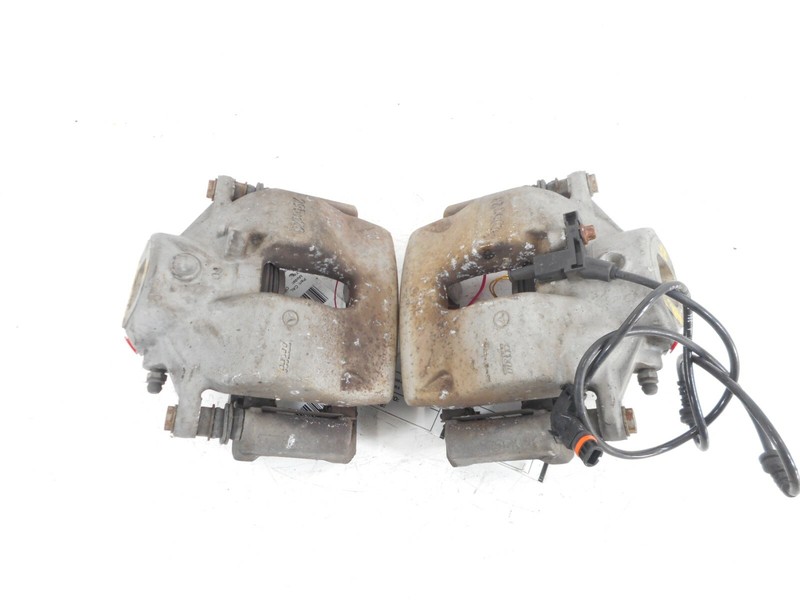 Mercedes-Benz C300 Front Brake Caliper Pair Left Right OEM 2008-2011