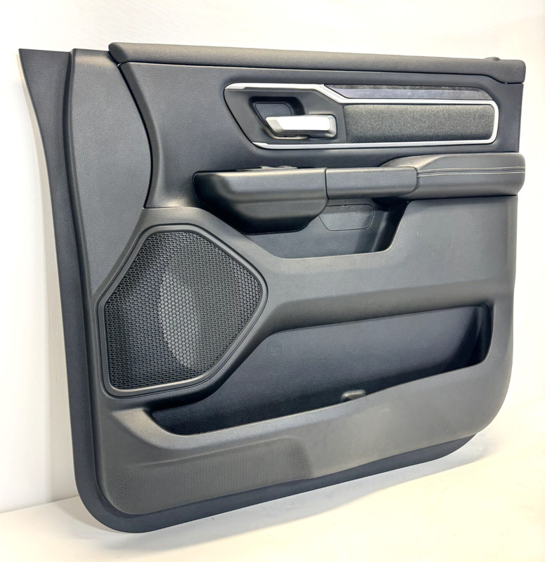✅2019-2025 RAM 1500 CREW CAB BIG HORN FRONT RIGHT RH SIDE DOOR TRIM PANEL OEM