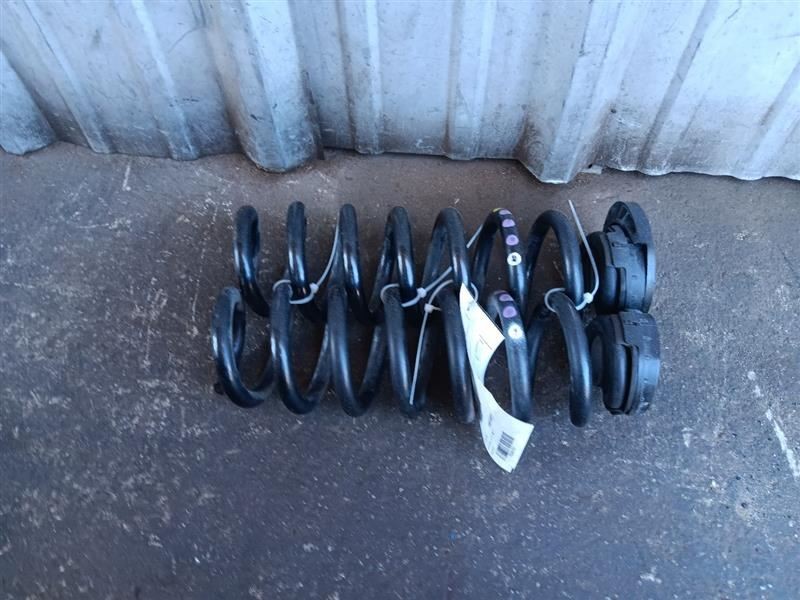 16-20 Mercedes GLC300 Rear Suspension Coil Springs Pair 2533240104