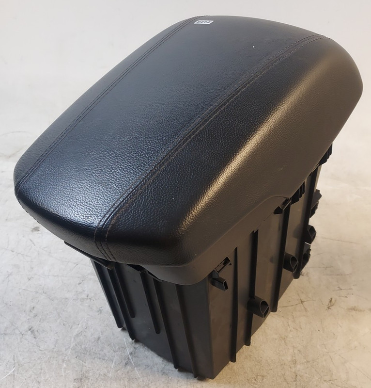 2013-16 Santa Fe Sport Turbo Middle Console Storage w/ Black Lid 84634-4Z101 OEM
