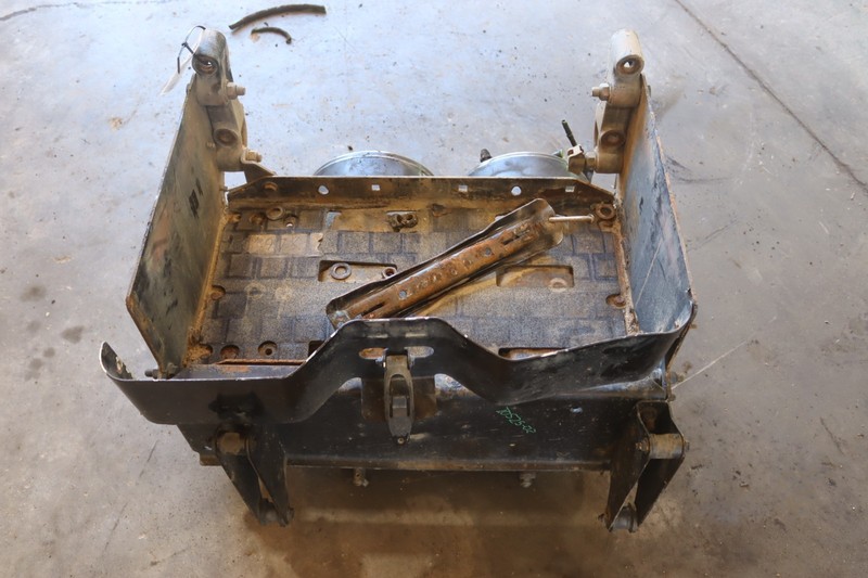 2008-2017 FREIGHTLINER CASCADIA 125 BATTERY TRAY BOX W/ AIR TANKS OEM
