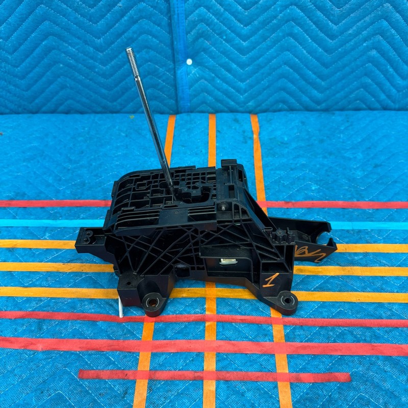 2013-2018 Toyota Avalon Automatic Transmission Shifter Assembly OEM 75C831LH