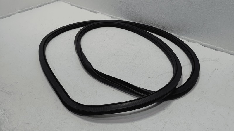 2018-25 Volkswagen Atlas Front Driver Side Door Body Inner Weatherstrip Seal OEM