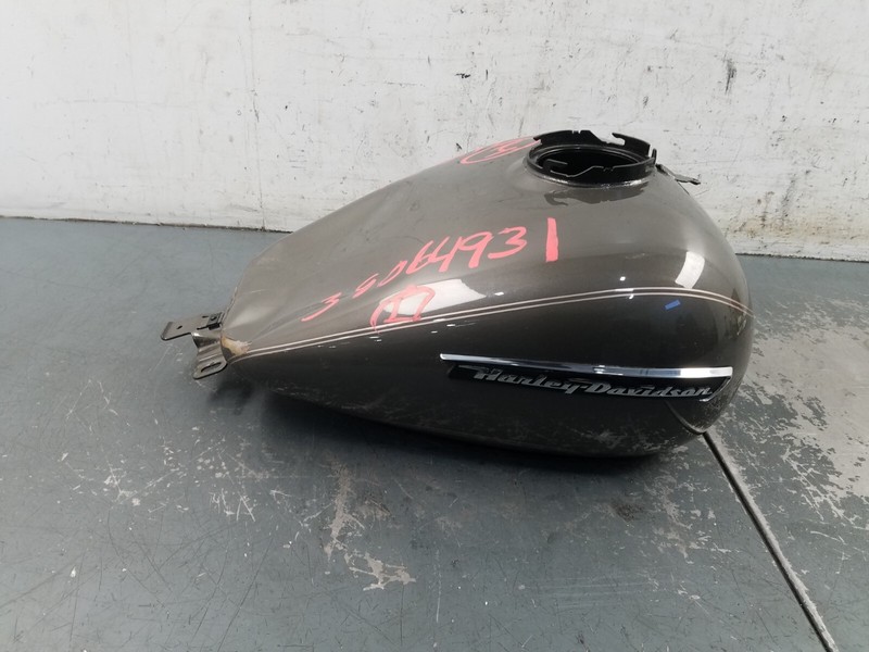 2018 17 - 23 Harley Davidson Road Glide Ultra Gas Tank - ** #5638 P4