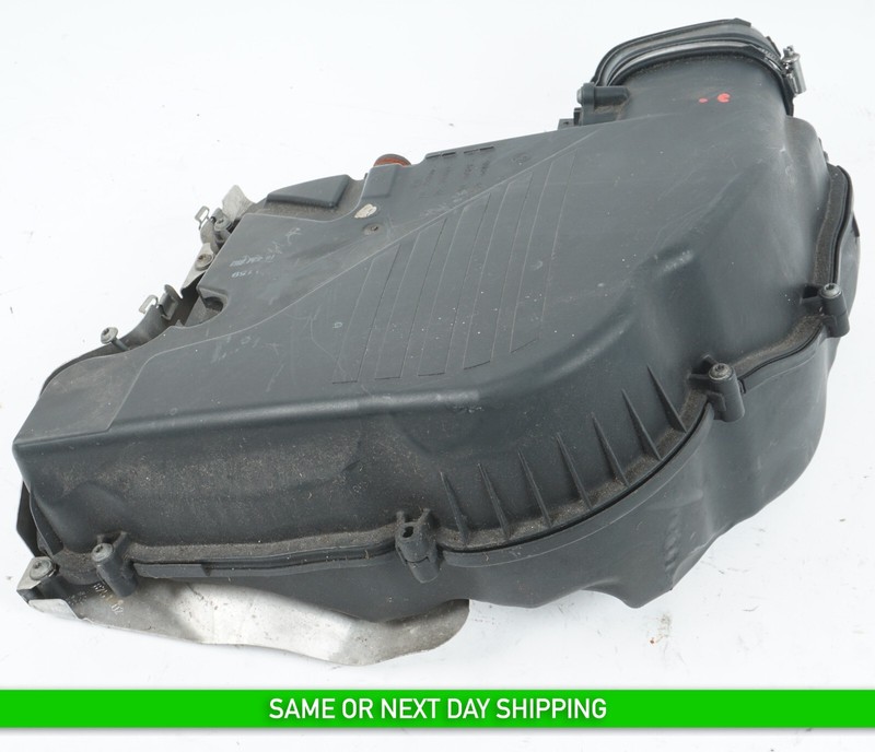 2012-2018 BMW 650i FRONT RIGHT PASSENGER SIDE AIR INTAKE FILTER HOUSINGOEM