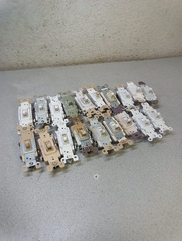 19pc Assorted Lot of Leviton Light Switches 15A
