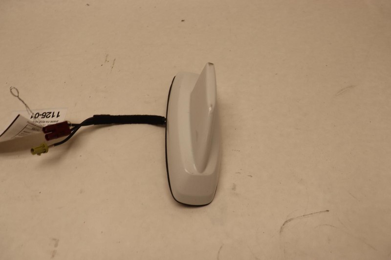 2015-2020 GMC YUKON ROOF MOUNTED SHARK FIN ROOF ANTENNA OEM