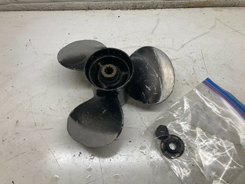 K2 Mercury Mariner 10 x 9 1/2 propeller 48-89850A1 Prop
