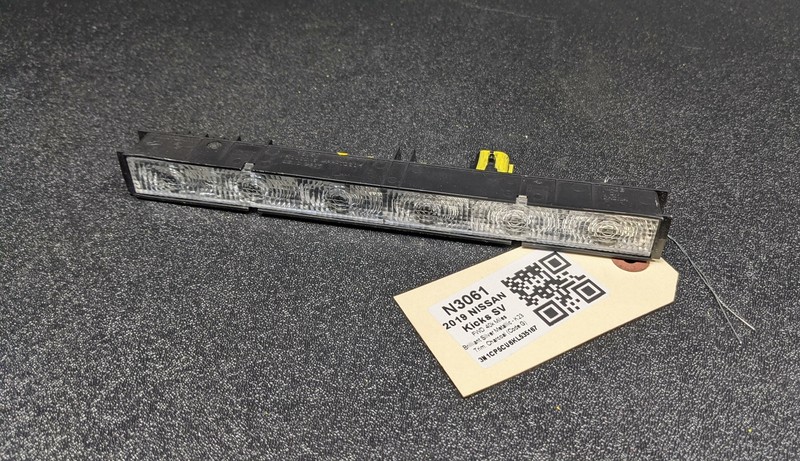 Rear High Mount 3rd Stop Brake Lamp 2019 Nissan Kicks 26590-5RA0A 2018 2020