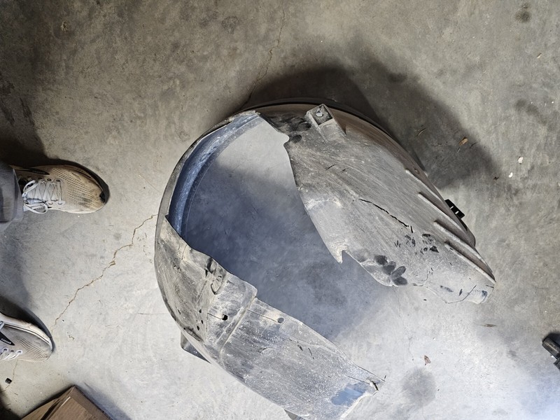 15-22 RAM PROMASTER CITY FRONT RIGHT FENDER LINER SPLASH SHIELDSmall Cracks
