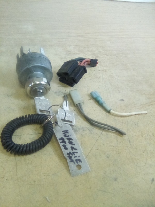 International 9200/Pollak 21431 Ignition Switch W/Key