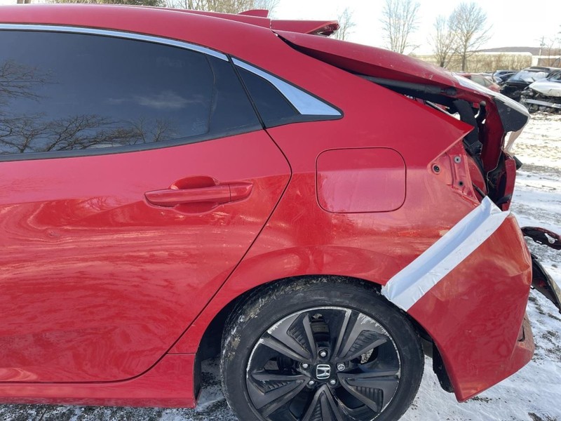 16-21 HONDA CIVIC LEFT QUARTER PANEL DOG LEG ONLY RED PC:R513 FWD 121K EX 62614