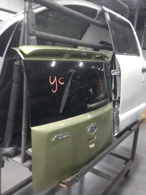 Used Deck Lid fits: 2012 Kia Soul w/privacy tint glass w/rear view camera Grade