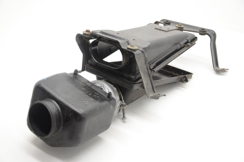 87-89 Nissan 300ZX Z31 3.0L Air Cleaner Box Filter Housing 1658001P00