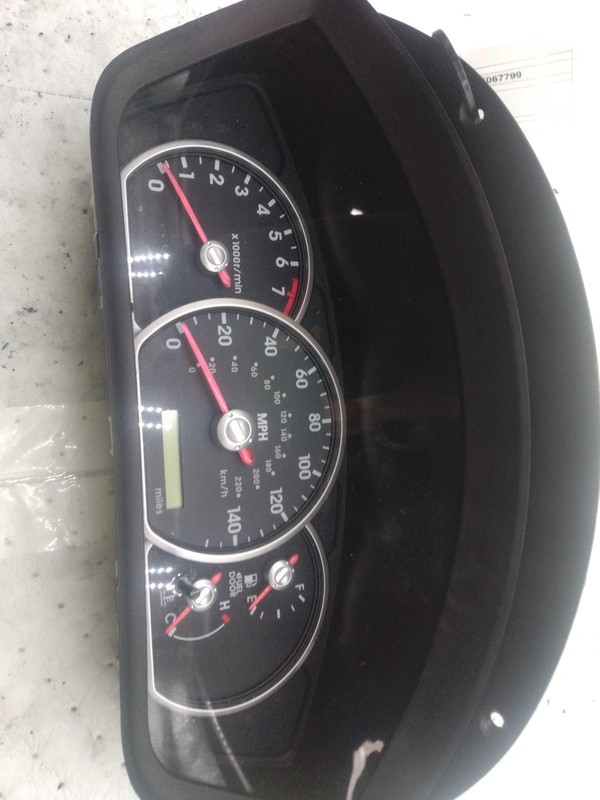 2004-2005 Mitsubishi Galant Speedometer Gauge OEM Black MR590302 125K miles