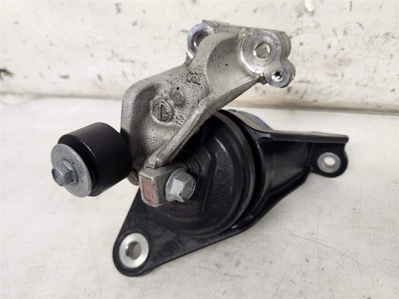 23-25 Honda Pilot Top Right Engine Mount 50820-Tya-A01
