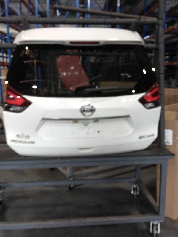 Used Deck Lid fits: 2017 Nissan Rogue manual liftgate w/privacy tint glass Grade