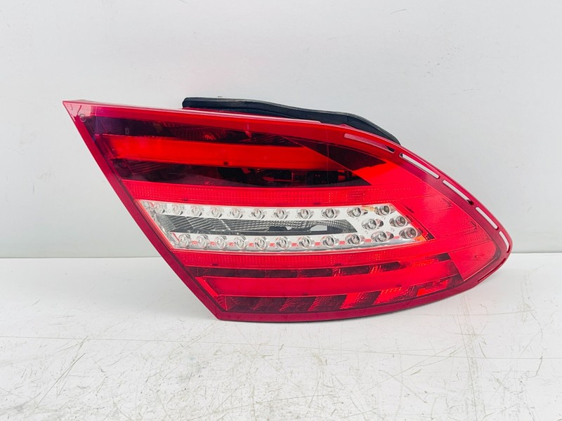 07-14 Mercedes W204 C250 C300 C350 Tail Light Lamp LED Left Driver Side OEM