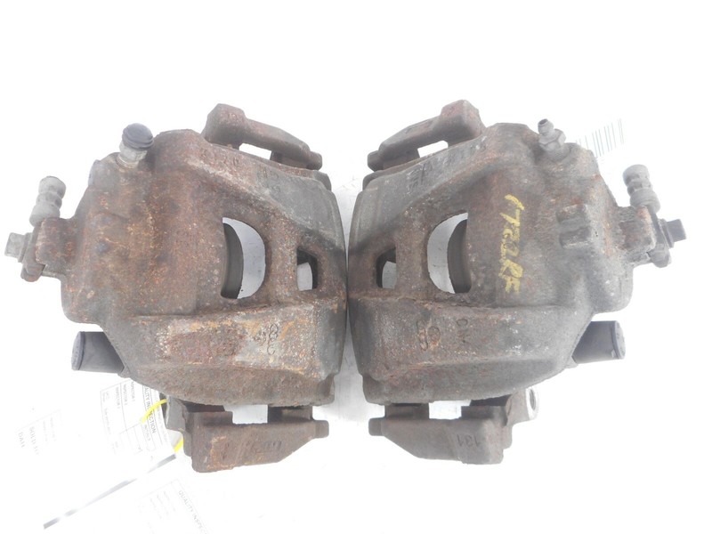 09-18 Volkswagens Tiguan Front Driver LH Passenger RH Brake Caliper Pair OEM